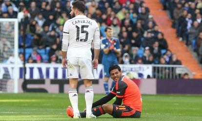 Vela, tras lesionarse contra el Madrid.