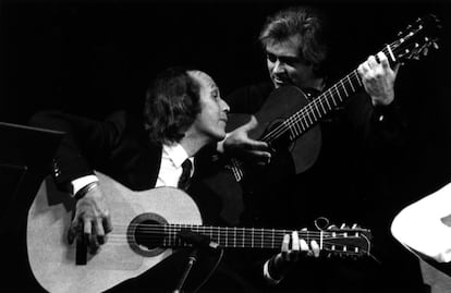 Los guitarristas Paco de Lucía (izqda.) y Manolo Sanlúcar.