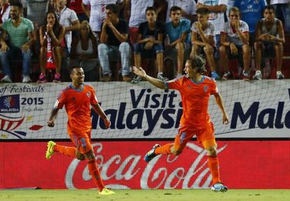 Orban celebra su gol con Vezo.