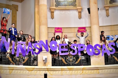 Colectivos que luchan por los derechos de los niños y niñas celebran la prohibición del matrimonio infantil.