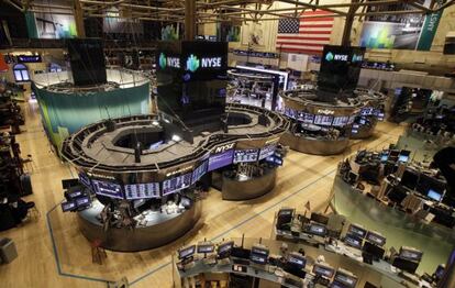 El parqué de la Bolsa de Wall Street, vacío tras la decisión de suspender las operaciones por el huracán Sandy.