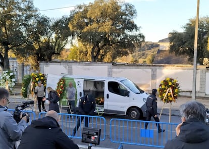 Wreaths for Franco outside the Mingorrubio cemetery.