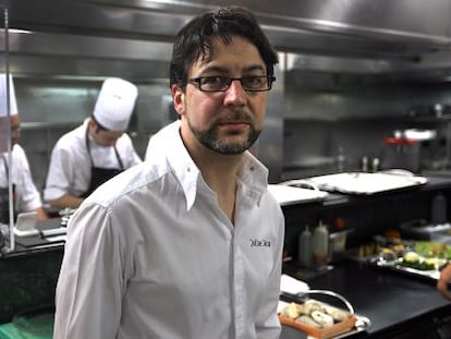 Quique Dacosta, en la cocina de su restaurante de Dénia el pasado año