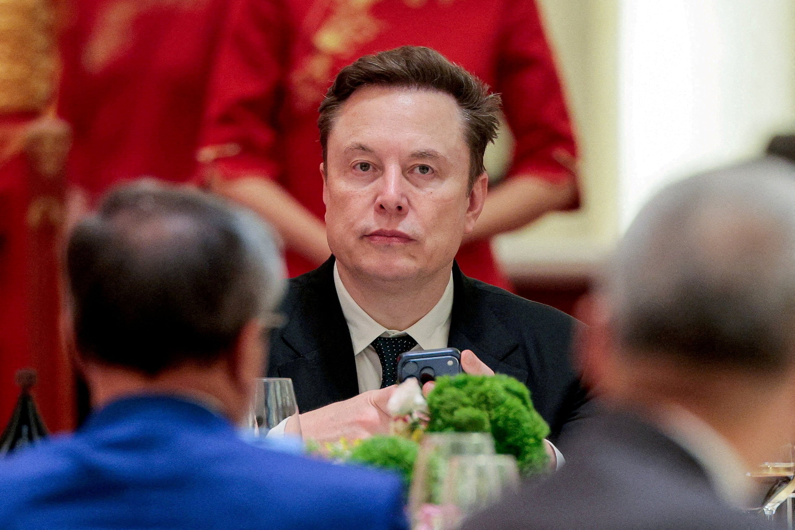 SpaceX afronta la llegada de una avalancha de acciones al mercado con el valor en mínimos