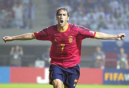 Raúl celebra el gol con el que abrió el marcador.
