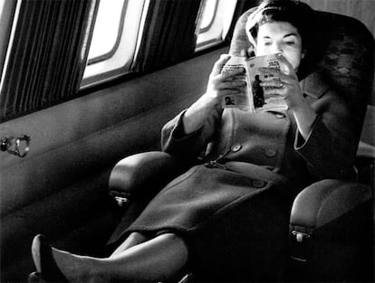 Jackie Kennedy leyendo ‘On the road’, de Jack Kerouac.