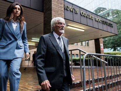 El ex director ejecutivo del Grupo de Fórmula 1, Bernie Ecclestone, en el Tribunal de la Corona de Southwark después de declararse culpable de un cargo de fraude en Londres,el 12 de octubre de 2023.