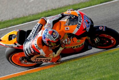 Casey Stoner rueda en Cheste