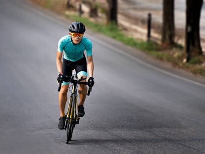 Para cuidar los huesos, mejor salir a correr que montar en bicicleta