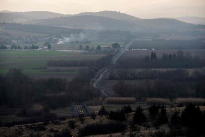 This photo taken on February 17, 2017 shows a general view of Macedonia's southern border with Greece near Gevgelija.
Built to keep out migrants, traffickers, or an enemy group, border walls have emerged as a one-size-fits-all response to the vulnerability felt by many societies in today's globalized world, says an expert on the phenomenon.
Practically non-existent at the end of World War II, by the time the Berlin Wall fell in 1989 the number of border walls across the globe had risen to 11.
That number has since jumped to 70, prompted by an increased sense of insecurity following the September 11, 2001 attacks in the United States and the 2011 Arab Spring, according to Elisabeth Vallet, director of the Observatory of Geopolitics at the University of Quebec in Montreal (UQAM).

This image is part of a photo package of 47 recent images to go with AFP story on walls, barriers and security fences around the world. More pictures available on afpforum.com / AFP PHOTO / Robert ATANASOVSKI