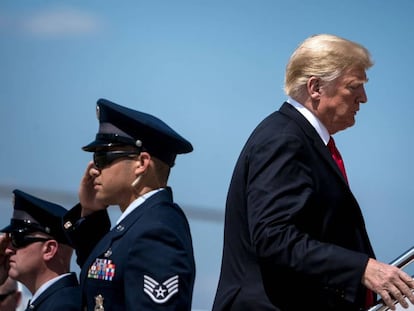 El presidente de Estados Unidos, President Donald Trump aborda el Air Force One.
