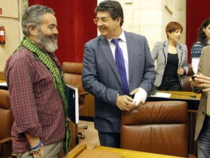 S&aacute;nchez Gordillo, Diego Valderas y Jos&eacute; Antonio Castro, en un pleno del Parlamento andaluz en mayo de 2012.