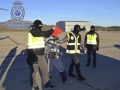 Uno de los detenidos, en una foto difundida por la polic&iacute;a. 