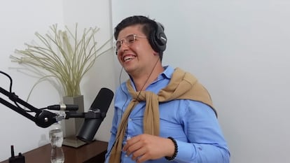 'Fofo' Márquez durante su entrevista con 'Gusgri', otro influencer mexicano.