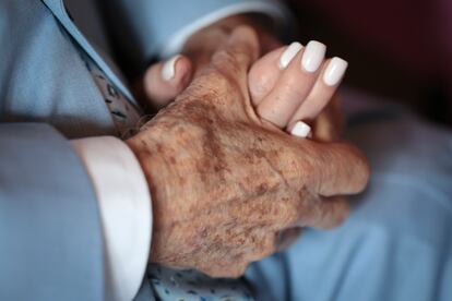 100-Year-Old World War II Veteran Harold Terens Marries 96-Year-Old Jeanne Swerlin In Normandy, France