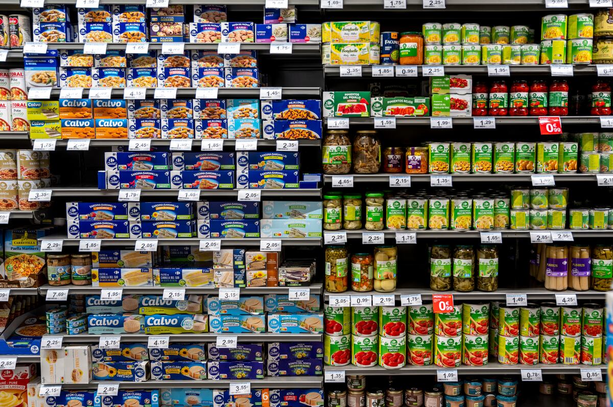 La debilidad del consumo por la inflación aviva la guerra de