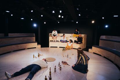 Escena de la obra 'Obra infinita', Teatro María Guerrero. Fotografía: LUZ SORIA