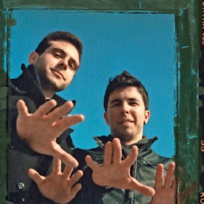 WillyRex y Vegeta 777. fotografiados en la azotea del C&iacute;rculo de Bellas Artes