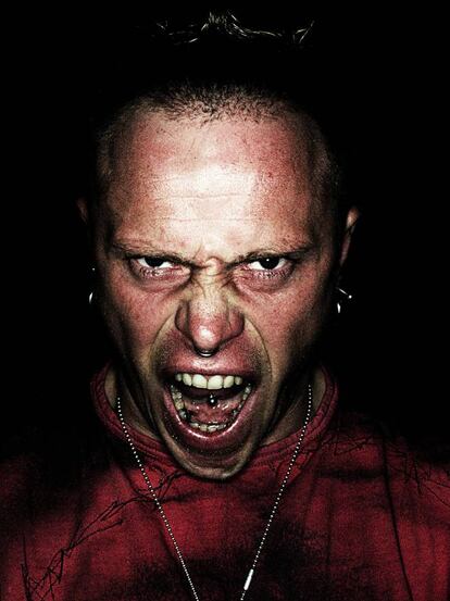 Retrato del vocalista Keith Flint, en septiembre de 2006.