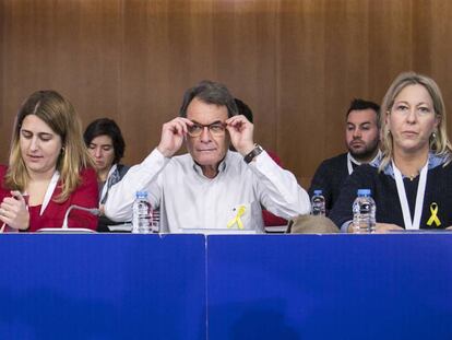 Marta Pascal, Artur Mas y Neus Munte, miembros de la direccion del PDeCat, durante el Consejo Nacional del partido en la universidad Pompeu Fabra. 