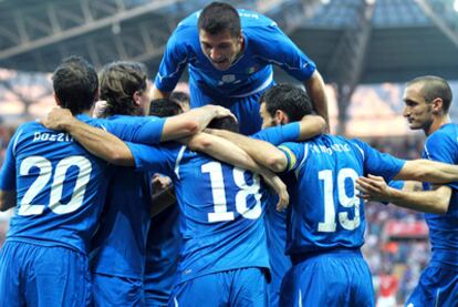 Los jugadores de Italia celebran el empate ante Suiza