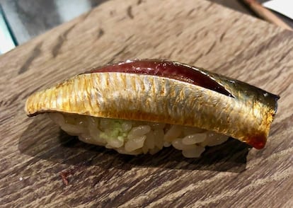 Nigiri de parrocha marinada en vinagre rojo / Capel