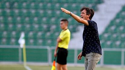 José Rojo Martín, 'Pacheta', en un partido con el Elche.