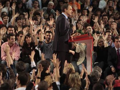 José Luis Rodríguez Zapatero en un mitin en la Universidad Carlos III de Madrid, en marzo del pasado año, cinco días antes de las elecciones legislativas.