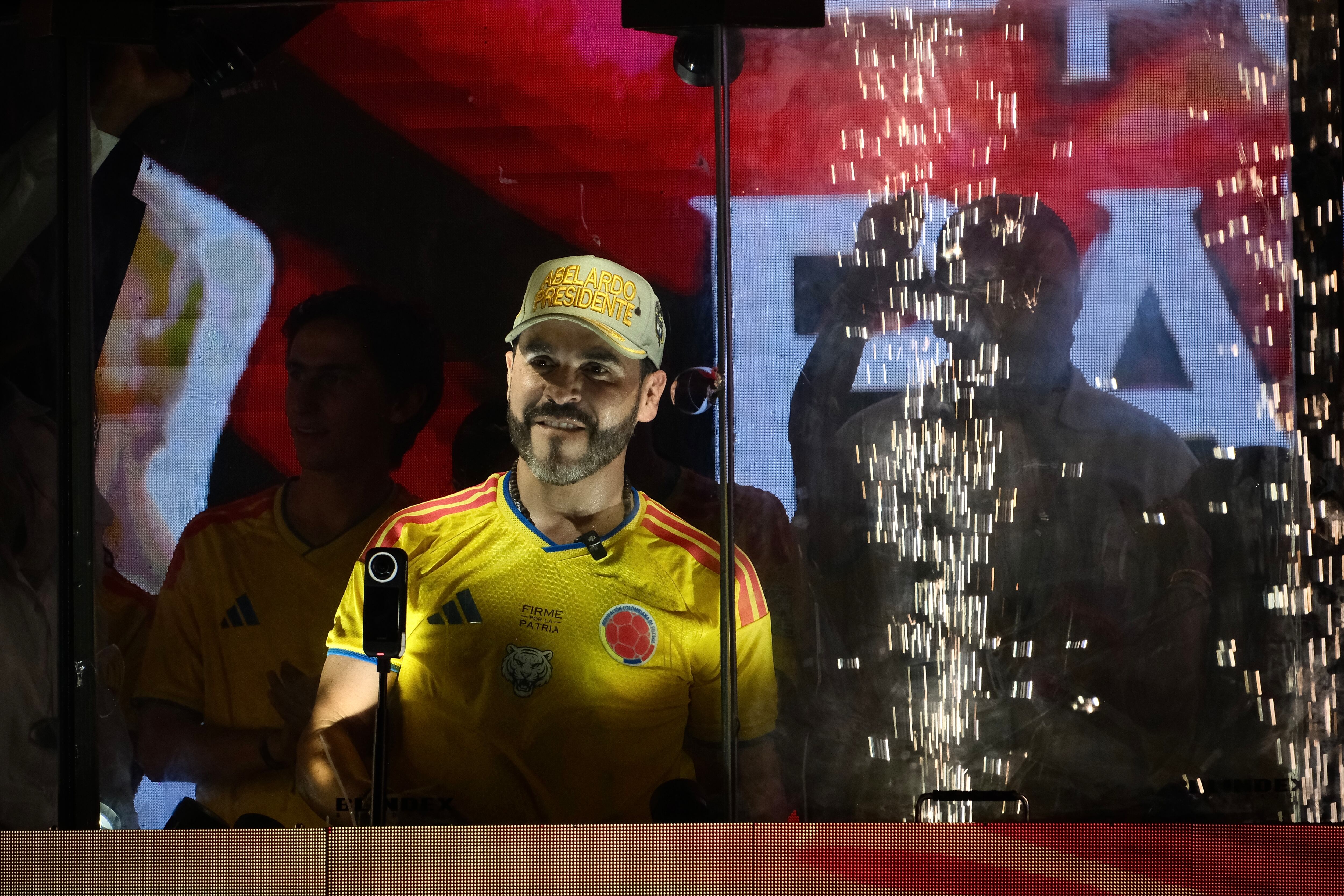 Abelardo de la Espriella durante su discurso, en Barranquilla, el 31 de mayo.
