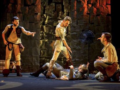 Una escena de la obra &lsquo;En un lugar del Quijote&rsquo;, en el teatro Pav&oacute;n de Madrid. 