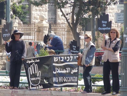 Mujeres en pie de paz