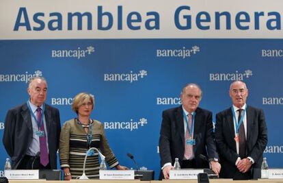 La mesa presidencial de la asamblea general de Bancaja.