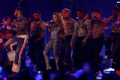 Shakira, durante su actuación en la gala de los Grammy Latinos, en Sevilla.