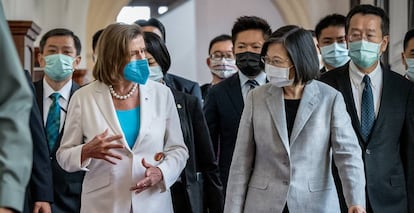 Nancy Pelosi, presidenta de la Cámara de Representantes de EE UU, se reunió con TSMC, además de con la presidenta de Taiwán, Tsai Ing-wen, en su visita a este país.  