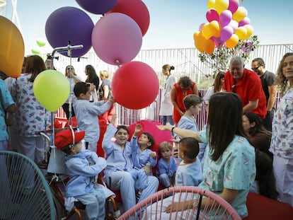 Durante la inauguración de la zona de juegos. 