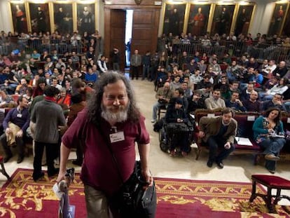 Richard Stallman a su llegada al paraninfo de la Universidad de Valencia.