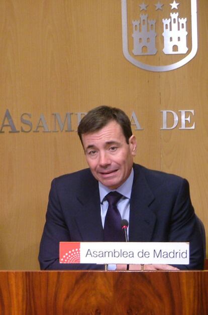 Tomás Gómez, durante la rueda de prensa en la Asamblea de Madrid.