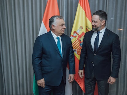 El primer ministro húngaro, Viktor Orbán, con el líder del Vox, Santiago Abascal, en enero pasado en Madrid.