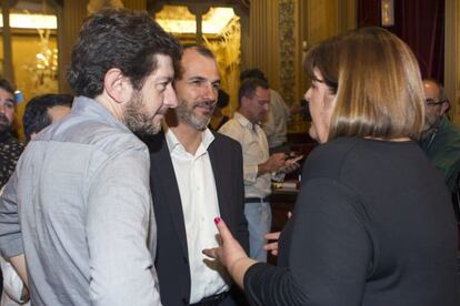 El diputat de MÉS Gabriel Barceló amb el de Podem Alberto Jarabo i la presidenta del Parlament Xelo Huertas.