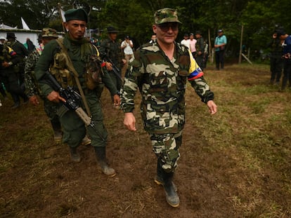 Iván Mordisco, comandante de la disidencia de las FARC, en 2023 en San Vicente del Caguán.