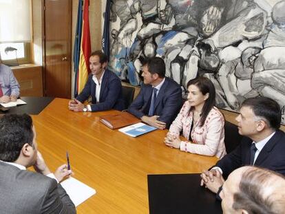 Miguel Cardenal recibe a la directiva del CB Ourense el pasado 15 de julio en la sede del CSD