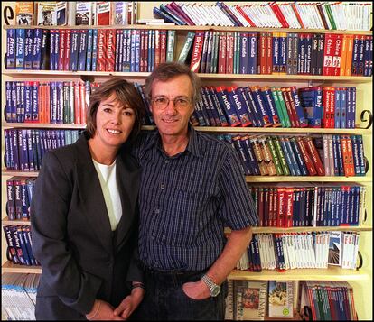 Los fundadores de Lonely Planet: Maureen y Tony Wheeler en su oficina en Melbourne en 1998.