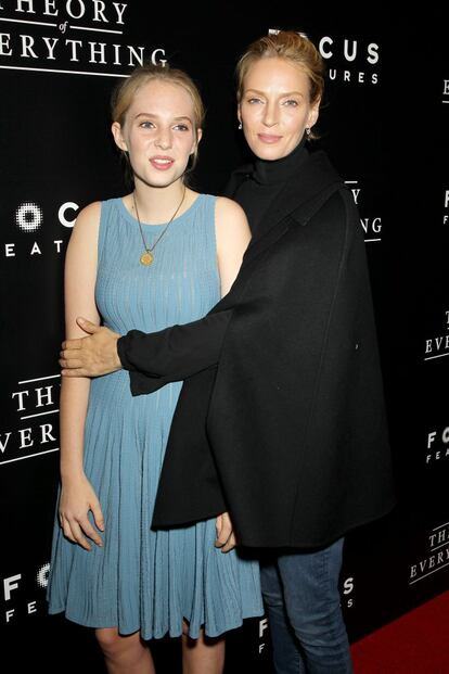 La actriz Uma Thurman y su hija, Maya Hawke, en un estreno en Nueva York en 2014.