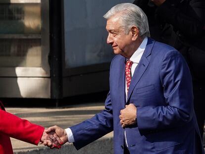 López Obrador saluda a la ministra presidenta de la Suprema Corte, Norma Piña