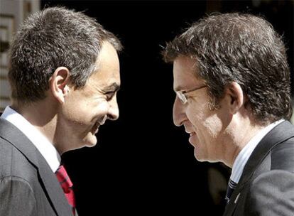 Zapatero y Feijóo, tras su reunión en Moncloa.