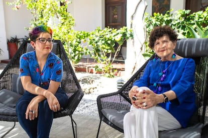 Yolanda Segura y Margo Glantz, en Oaxaca.