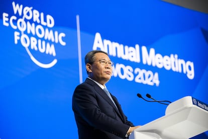 Li Qiang, primer ministro de China, durante su discurso el martes en el foro económico de Davos.