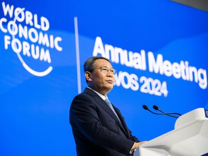 Li Qiang, primer ministro de China, durante su discurso el martes en el foro económico de Davos.