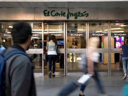 Entrada de uno de los centros de El Corte Inglés en Madrid.