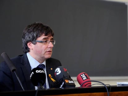 Carles Puigdemont en una conferència a la Universitat de Hèlsinki.